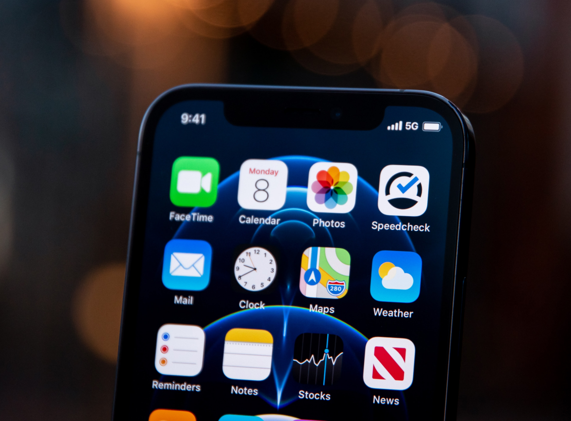 鄂温克苹果手机维修分享为什么 iPhone 12 在冬季会自动关机 